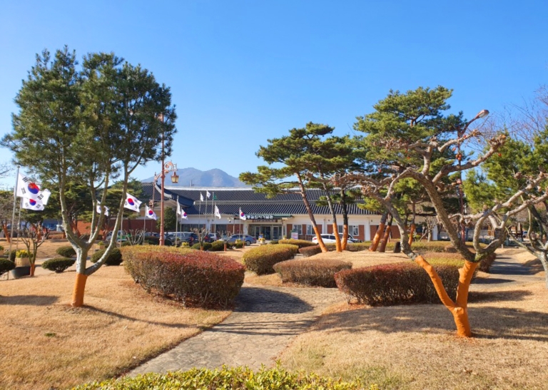 10.예산군 충의사